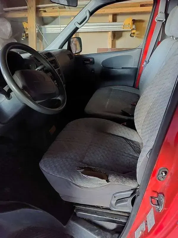 Usata Toyota HiAce 159 CV (116 kW) 2004 Rosso Furgone