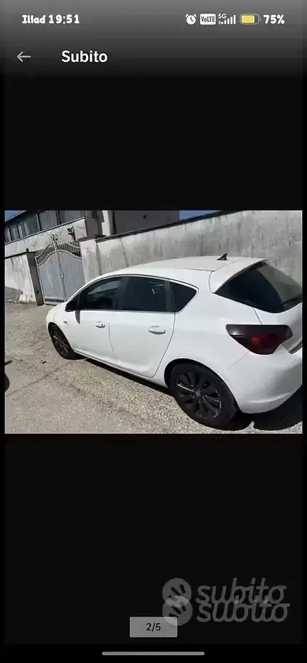 Usata Opel Astra 125 CV (91 kW) 2011 Bianco Berlina