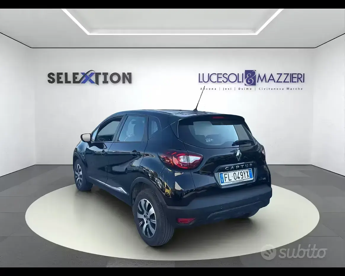 Usata Renault Captur Life 90 CV (66 kW) 2017 Nero SUV