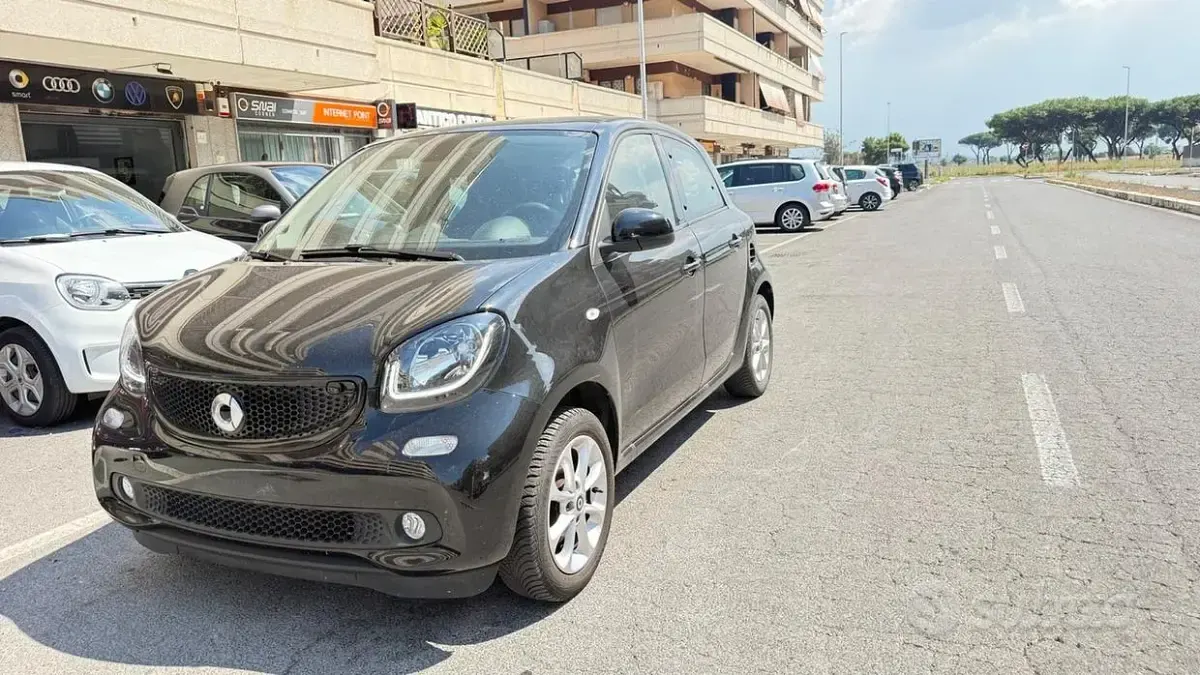 Usata Smart ForFour Prime 90 CV (66 kW) 2018 Nero Utilitaria