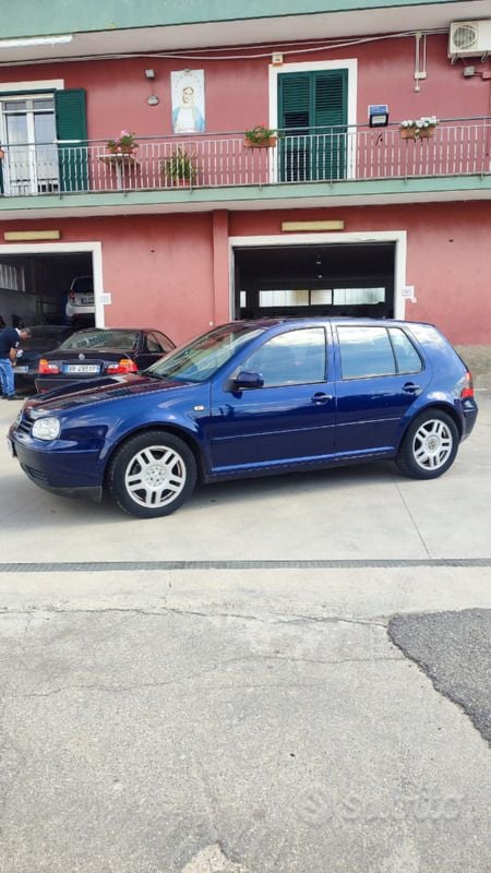 Usata VW Golf IV GTI 150 CV (110 kW) 2000 Blu Utilitaria