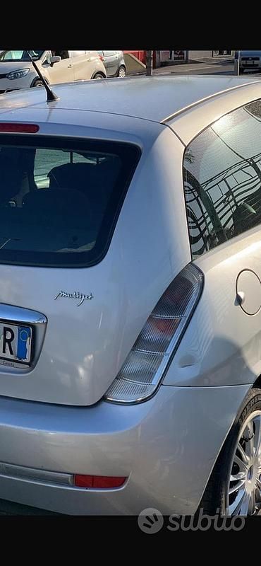 Usata Lancia Ypsilon 75 CV (55 kW) 2008 Grigio Utilitaria