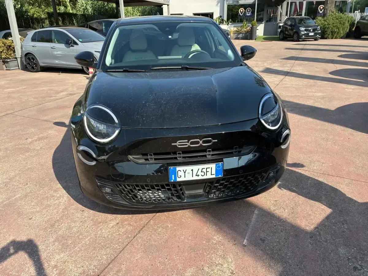 Usata Fiat 600 Icon 100 CV (73 kW) 2025 Nero SUV