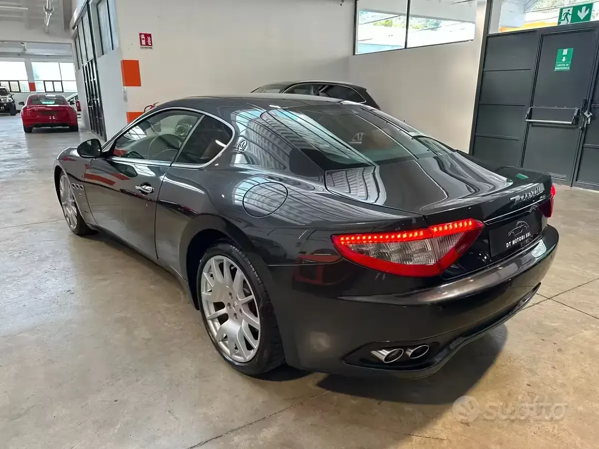 Usata Maserati Granturismo 405 CV (297 kW) 2009 Grigio Coupé