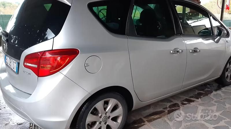 Usata Opel Meriva 95 CV (69 kW) 2012 Monovolume
