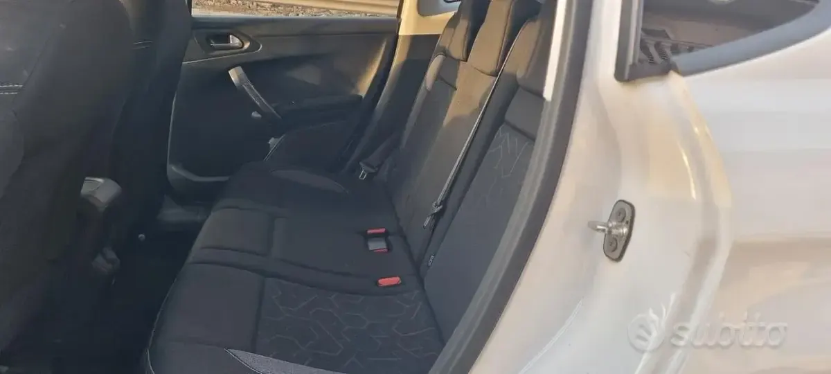 Usata Peugeot 2008 S 99 CV (72 kW) 2018 Bianco SUV