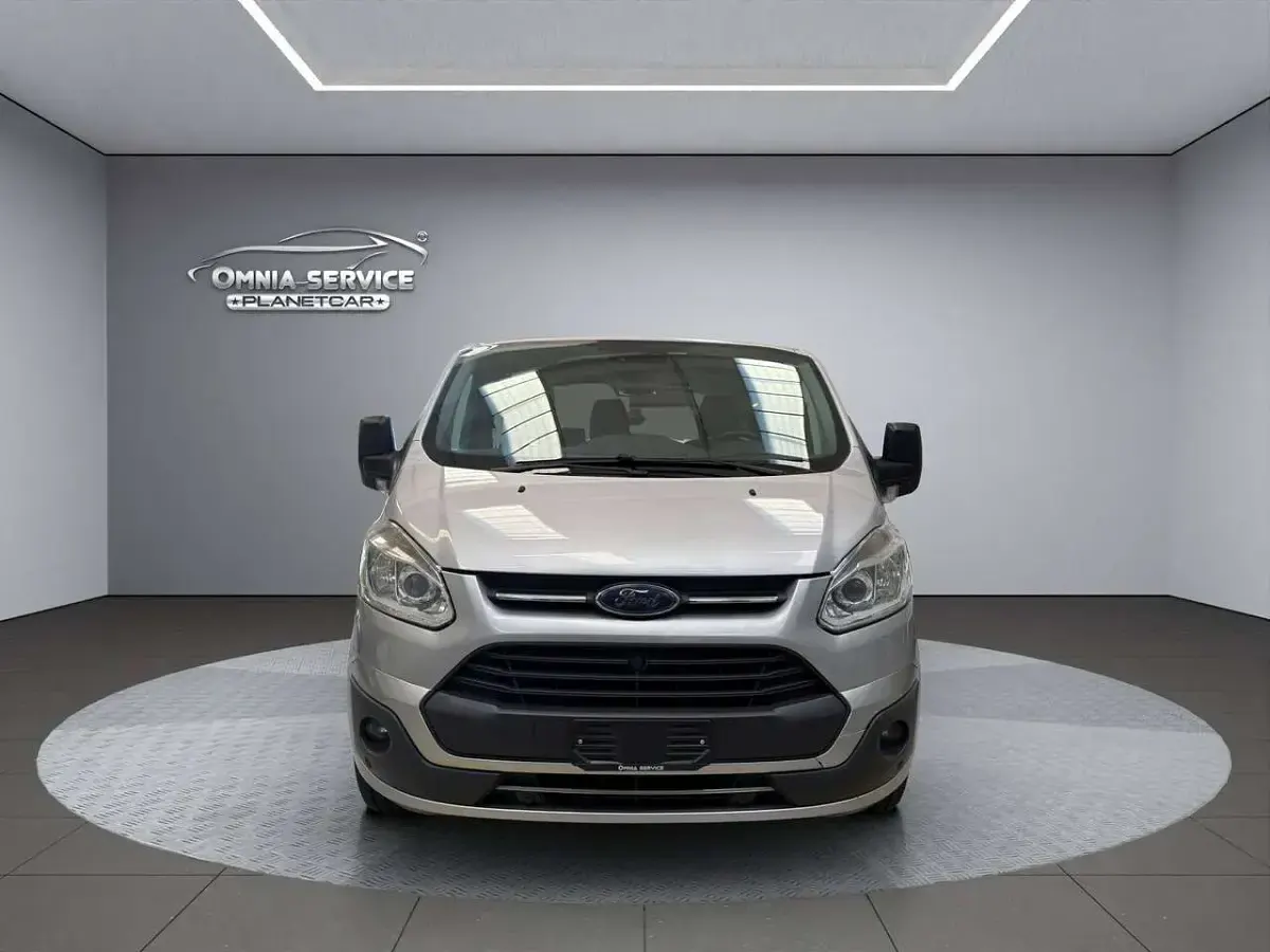 Usata Ford Transit Tourneo 105 CV (77 kW) 2017 Argento Monovolume