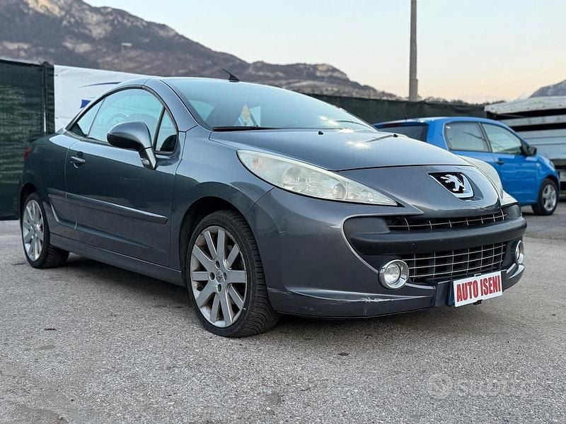 Usata Peugeot 207 CC 120 CV (88 kW) 2009 Verde Cabrio