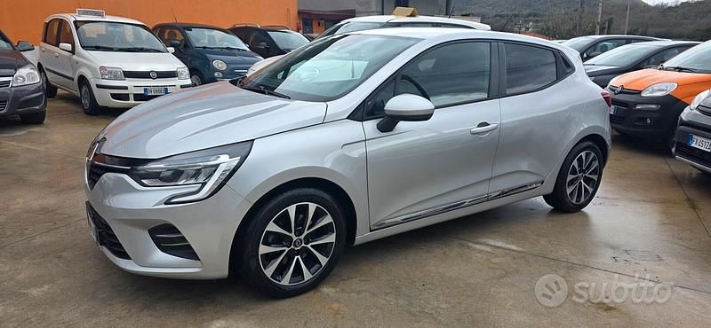 Usata Renault Clio V Zen 115 CV (84 kW) 2020 Grigio Berlina