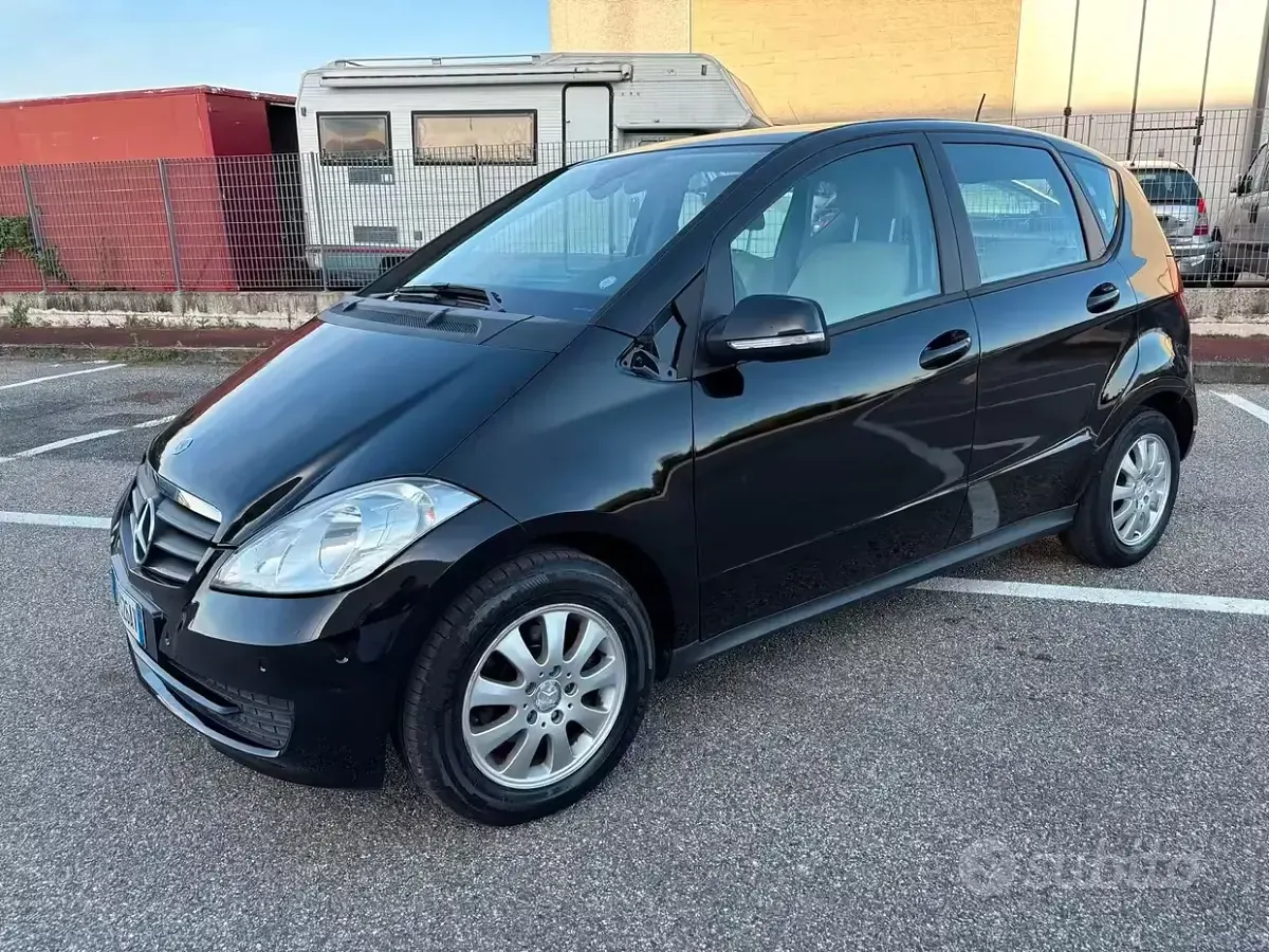 Usata Mercedes A160 Edition 95 CV (69 kW) 2012 Nero Utilitaria