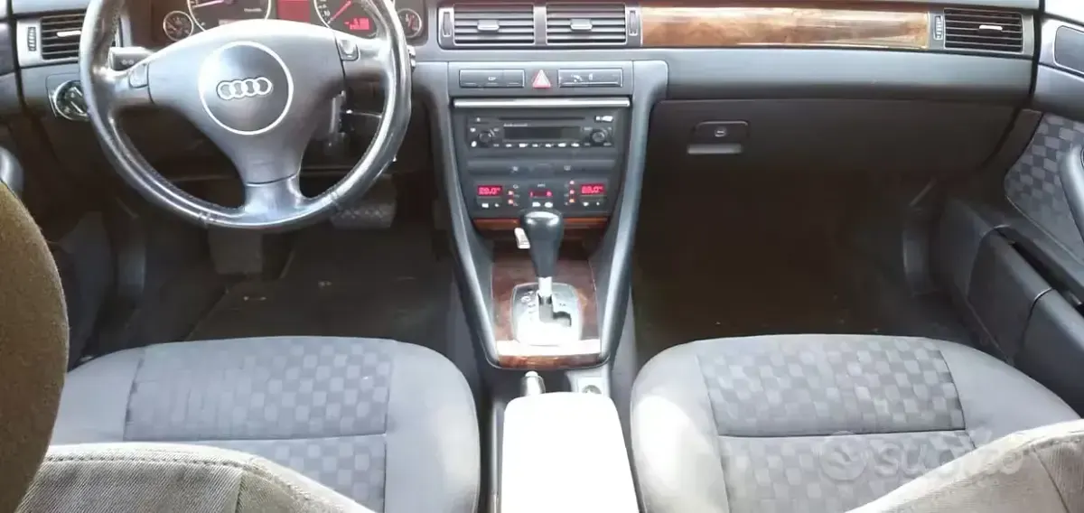 Usata Audi A6 140 CV (102 kW) 2001 Bluazzurro Station wagon