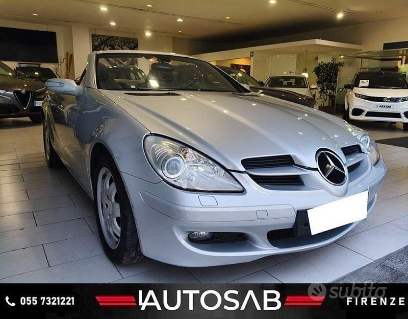 Argento Usata 2009 Mercedes SLK200 Cabrio | 9500 € (Ottimo prezzo) - Immagine 1/4