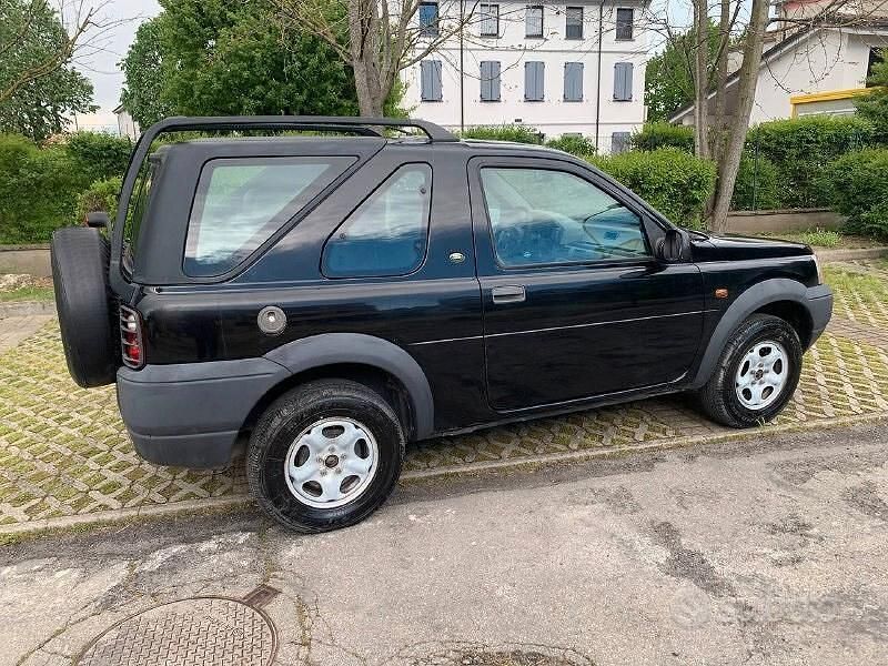 Usata Land Rover Freelander 97 CV (71 kW) 1999 Nero SUV