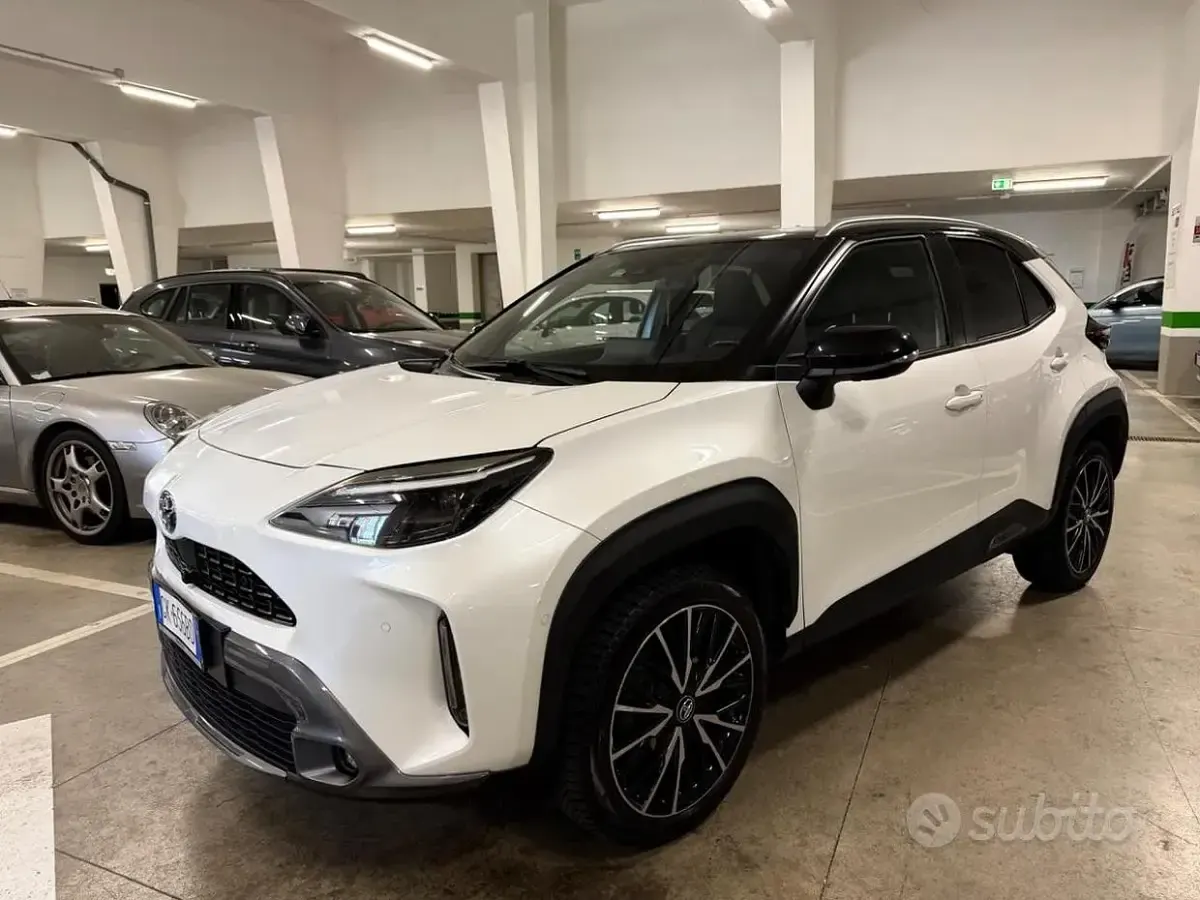 Usata Toyota Yaris Cross 92 CV (67 kW) 2022 Bianco SUV