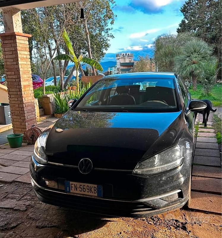 Usado VW Golf VII 2018 Negro Berlina
