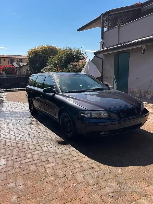 Usata Volvo V70 250 CV (183 kW) 2000 Station wagon