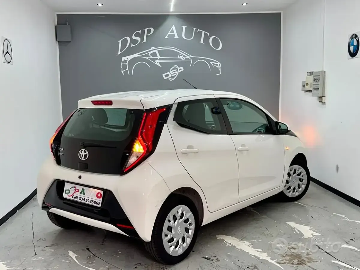 Usata Toyota Aygo Connect Style 72 CV (52 kW) 2019 Bianco Utilitaria