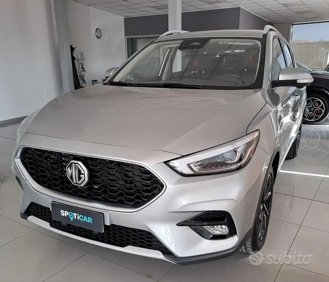Usata MG ZS Luxury 106 CV (77 kW) 2025 Grigio SUV