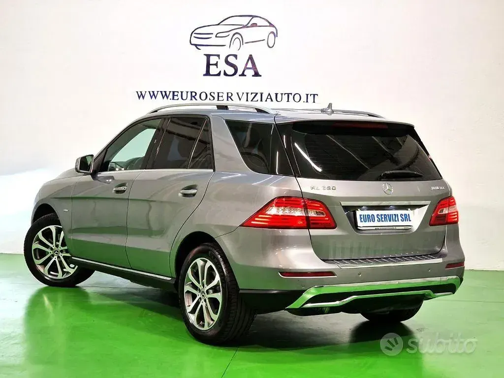 Usata Mercedes ML250 204 CV (150 kW) 2012 Grigio SUV