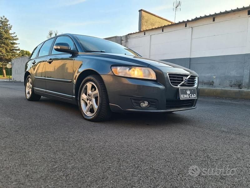 Usata Volvo V50 R-Design 114 CV (83 kW) 2011 Grigio Station wagon