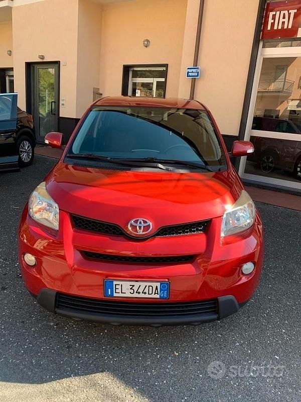 Usata Toyota Urban Cruiser 89 CV (65 kW) 2012 Rosso SUV