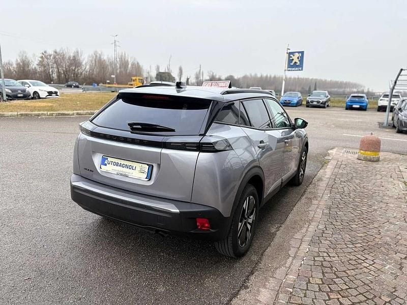Usata Peugeot 2008 Allure 102 CV (75 kW) 2025 Grigio SUV