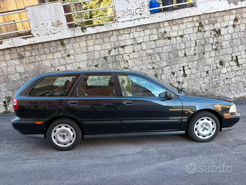 Usata Volvo V40 1997 Blu Station wagon