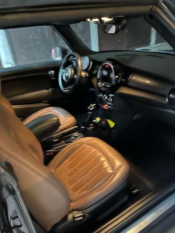 Usata Mini Cooper Cabriolet Hype 136 CV (100 kW) 2017 Cabrio