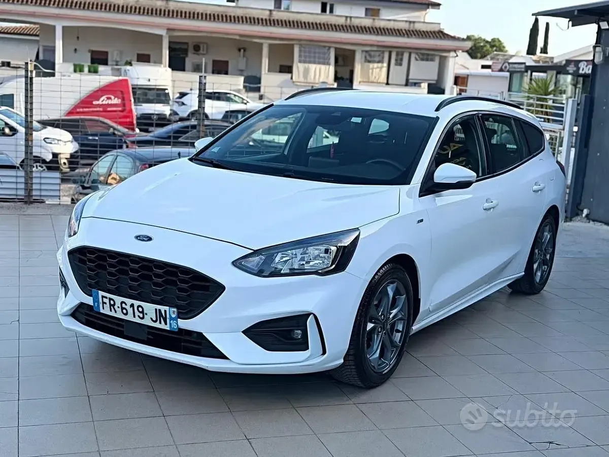 Usata Ford Focus ST-Line 120 CV (88 kW) 2020 Bianco Station wagon
