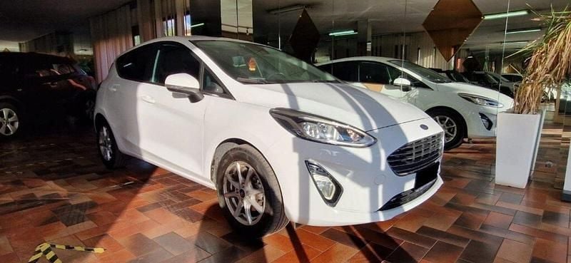 Bianco(met.) Usata 2021 Ford Fiesta Titanium Utilitaria | 9500 € (Ottimo prezzo) - Immagine 1/4