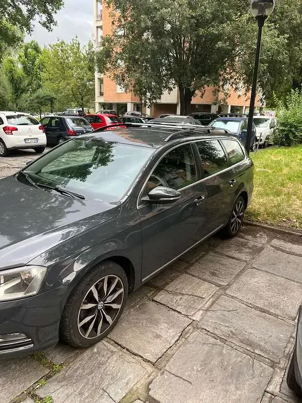 Usata VW Passat Comfortline 150 CV (110 kW) 2013 Grigio Station wagon