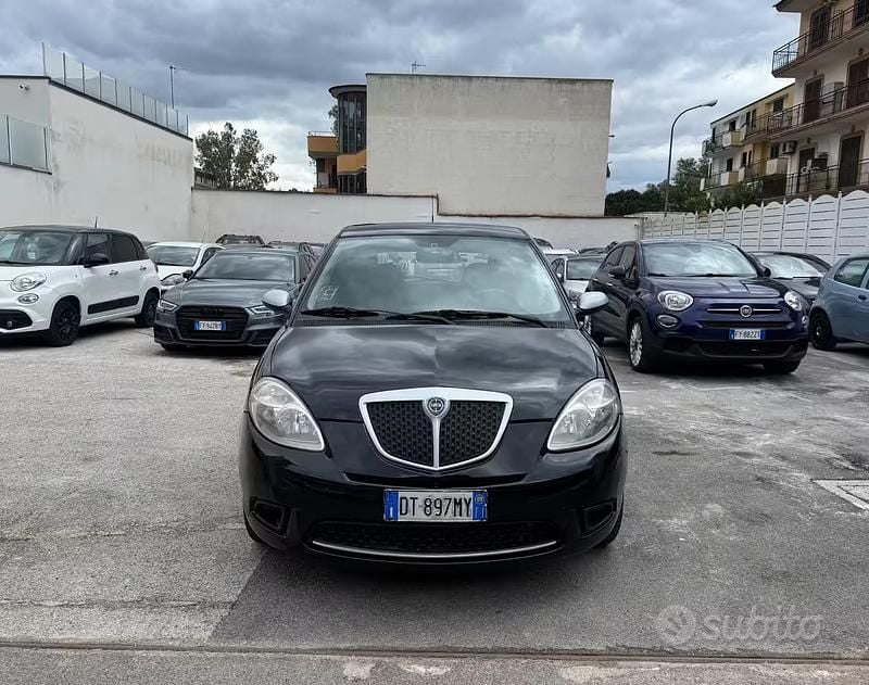 Usata Lancia Ypsilon 60 CV (44 kW) 2009 Nero Utilitaria