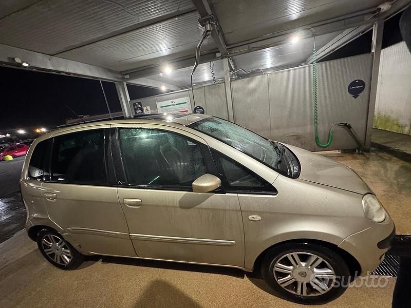 Usata Lancia Musa 90 CV (66 kW) 2006 Monovolume