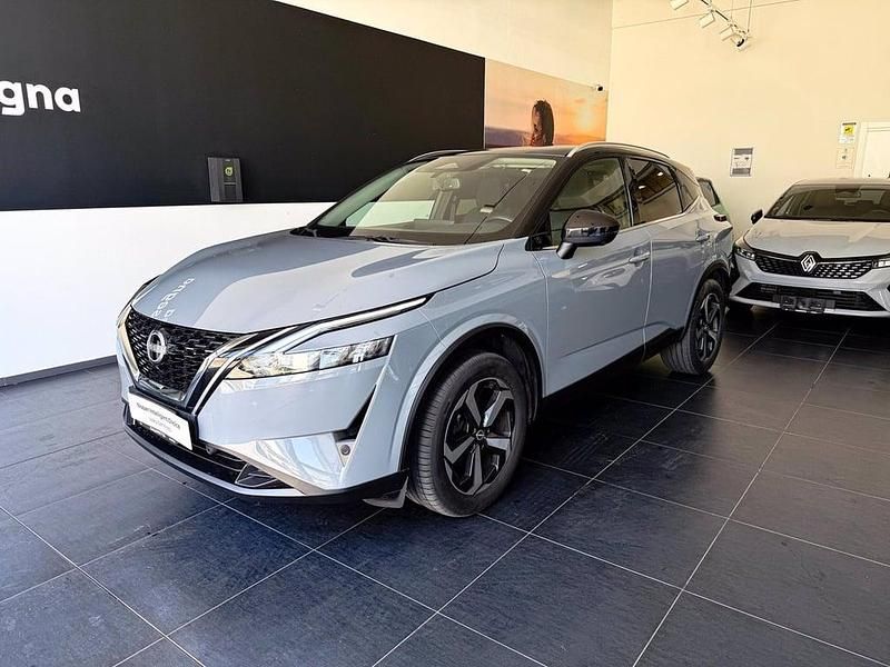 Usata Nissan Qashqai N-Connecta 140 CV (102 kW) 2022 Ceramic grey tetto nero SUV