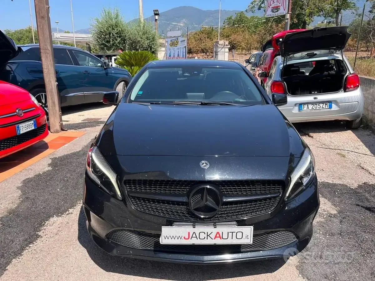 Usata Mercedes A180 109 CV (80 kW) 2018 Nero Berlina