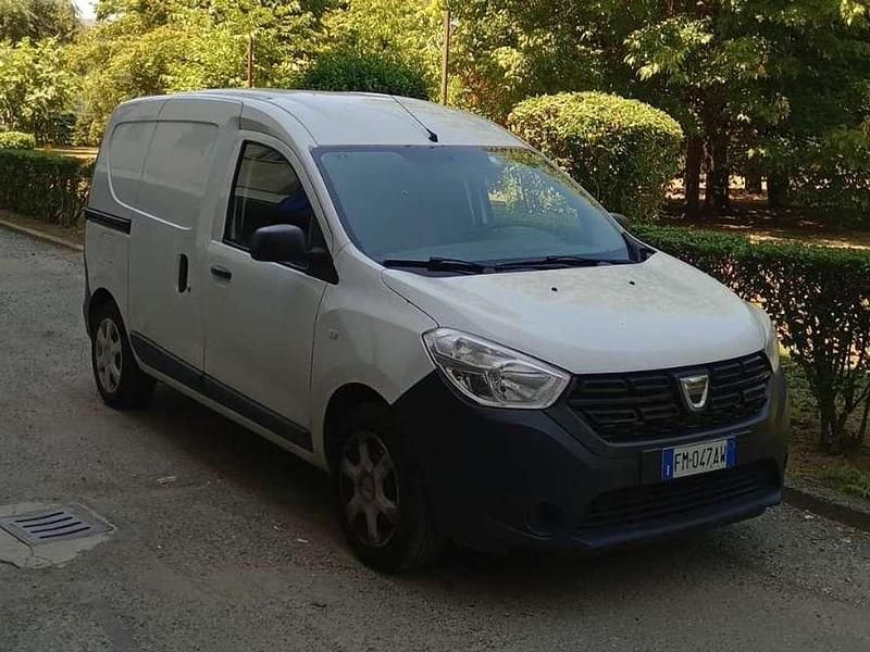 Bianco Usata 2017 Dacia Dokker Ambiance Monovolume | 6000 € (Buon prezzo) - Immagine 1/4
