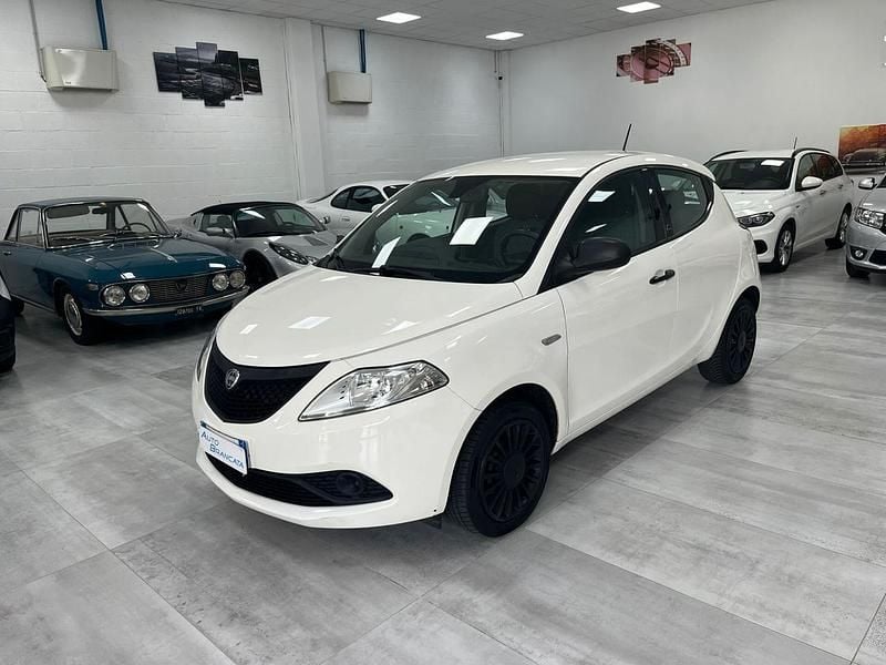 Usata Lancia Ypsilon 69 CV (50 kW) 2020 Bianco Utilitaria
