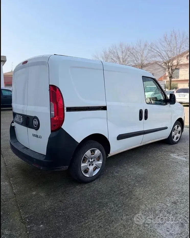 Usata Fiat Doblò Dynamic 105 CV (77 kW) 2014 Bianco Monovolume
