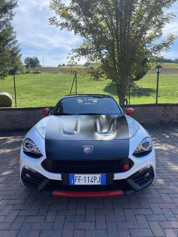 Bianco Usata 2016 Abarth 124 Spider Cabrio | 35.500 € (Molto cara) - Immagine 1/4
