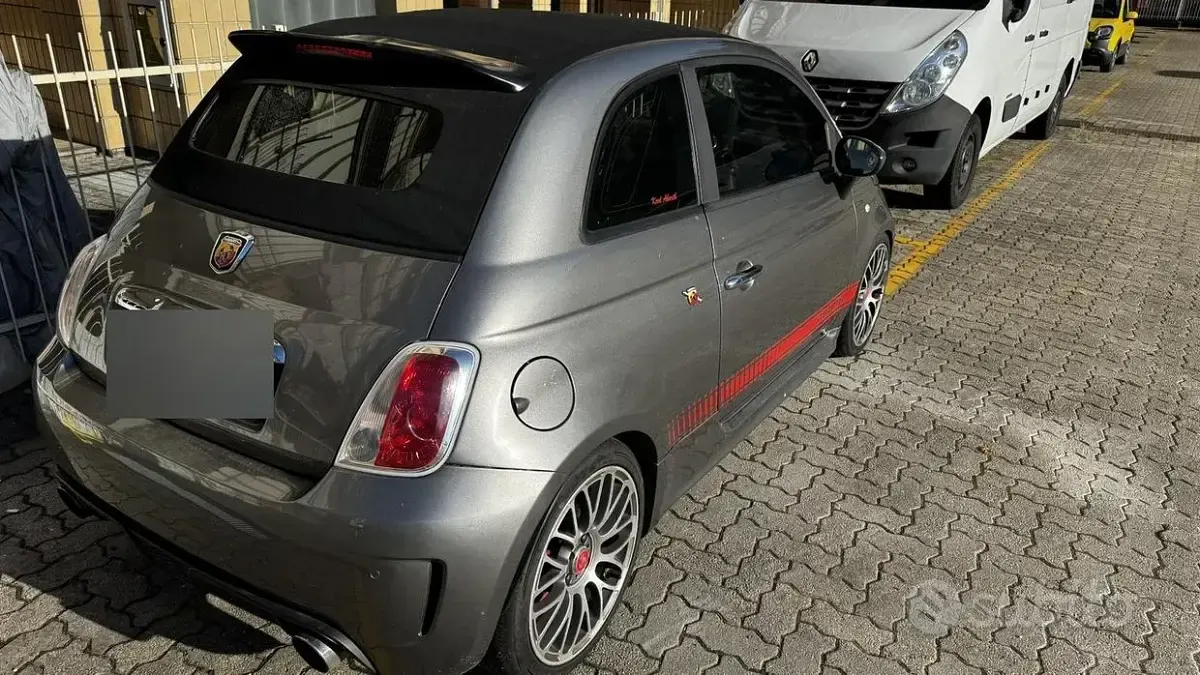 Usata Abarth 500C Custom 135 CV (99 kW) 2015 Grigio Cabrio
