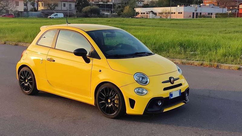 Usata Abarth 595 Turismo 165 CV (121 kW) 2021 Giallo