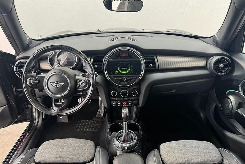 Usata Mini Cooper Hype 170 CV (125 kW) 2016 Midnight black metal Utilitaria