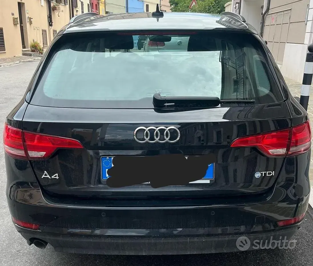 Usata Audi A4 Business 122 CV (89 kW) 2018 Nero Station wagon