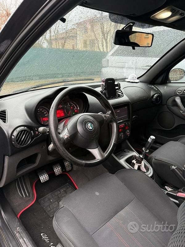 Usata Alfa Romeo 147 150 CV (110 kW) 2007 Grigio Utilitaria