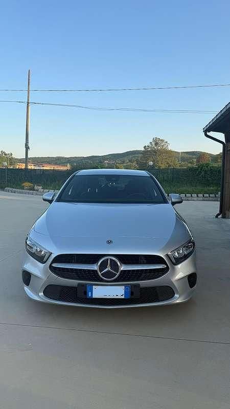Usata Mercedes A250 Business 224 CV (164 kW) 2020 Argento Berlina