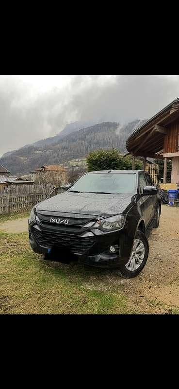 Usata Isuzu D-Max 163 CV (119 kW) 2025 Nero Pick-up