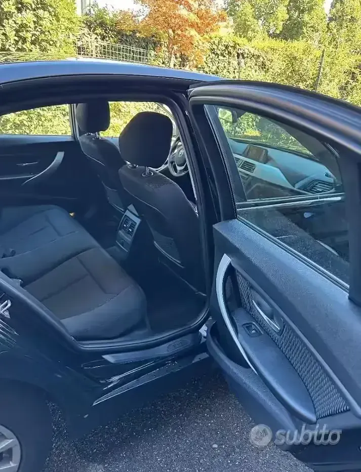Usata BMW 318 Efficient Dynamics 143 CV (105 kW) 2013 Nero Berlina