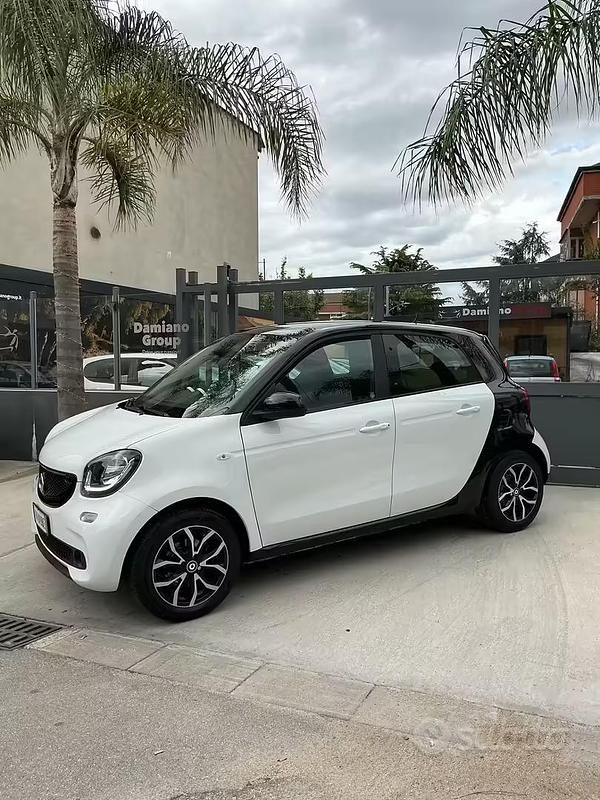 Usata Smart ForFour Passion 71 CV (52 kW) 2017 Bianco Utilitaria