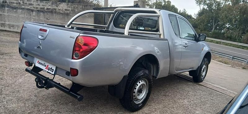Usata Mitsubishi L200 136 CV (100 kW) 2006 Argento Pick-up