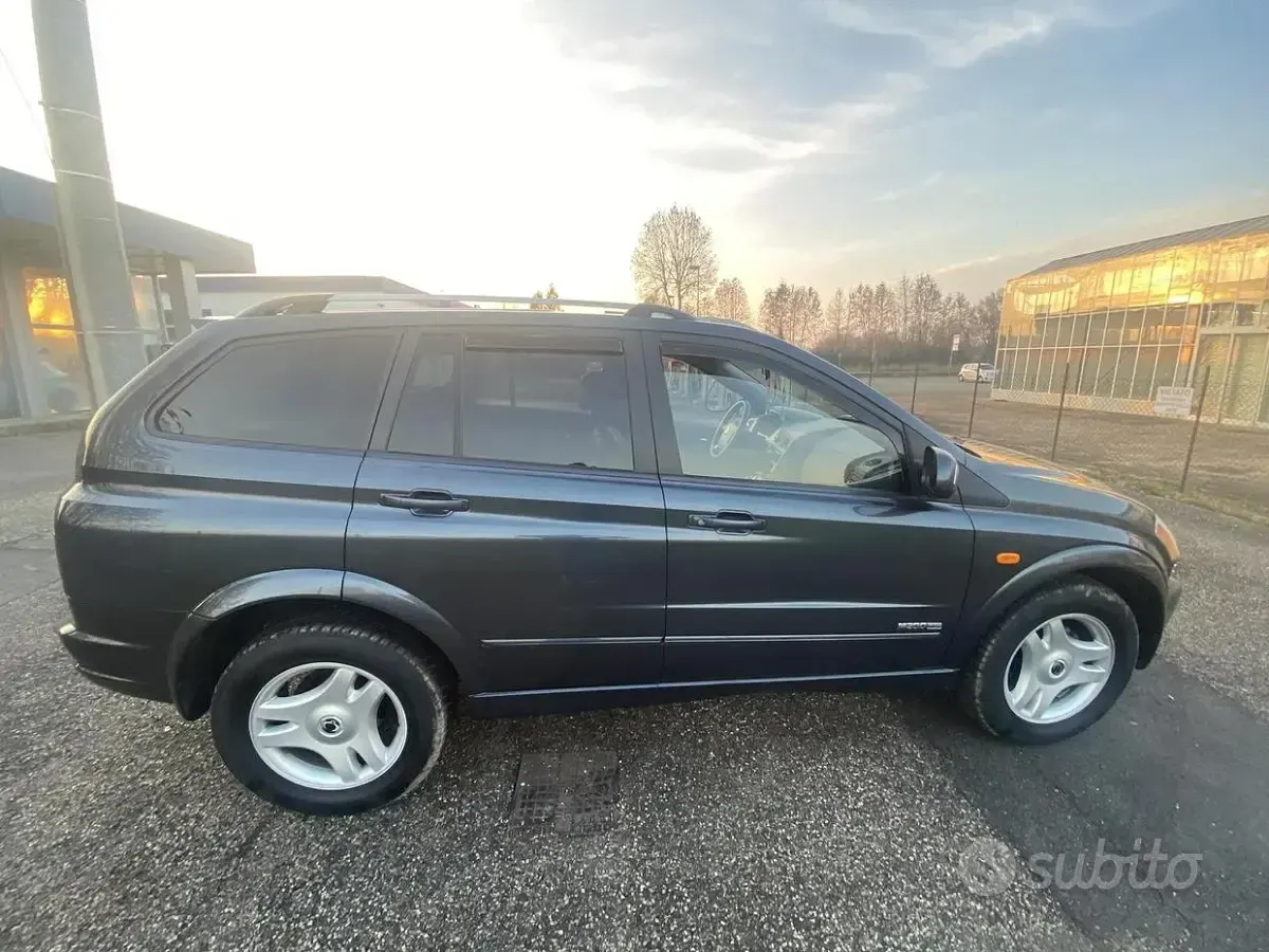 Usata SsangYong Kyron 141 CV (103 kW) 2006 Nero SUV